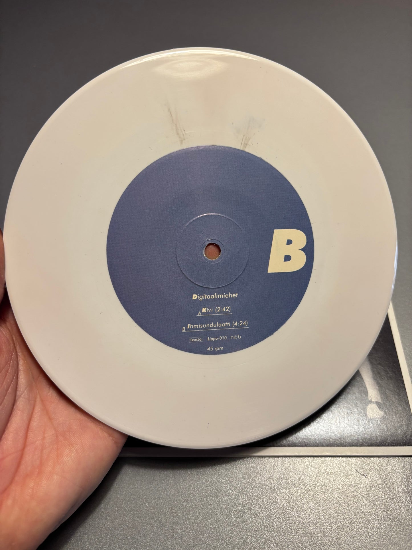 Digitaalimiehet: Kivi/Ihmisundulaatti, 7inch, Only pressing, White, Lipposen Levy Ja Kasetti, Finland 2009