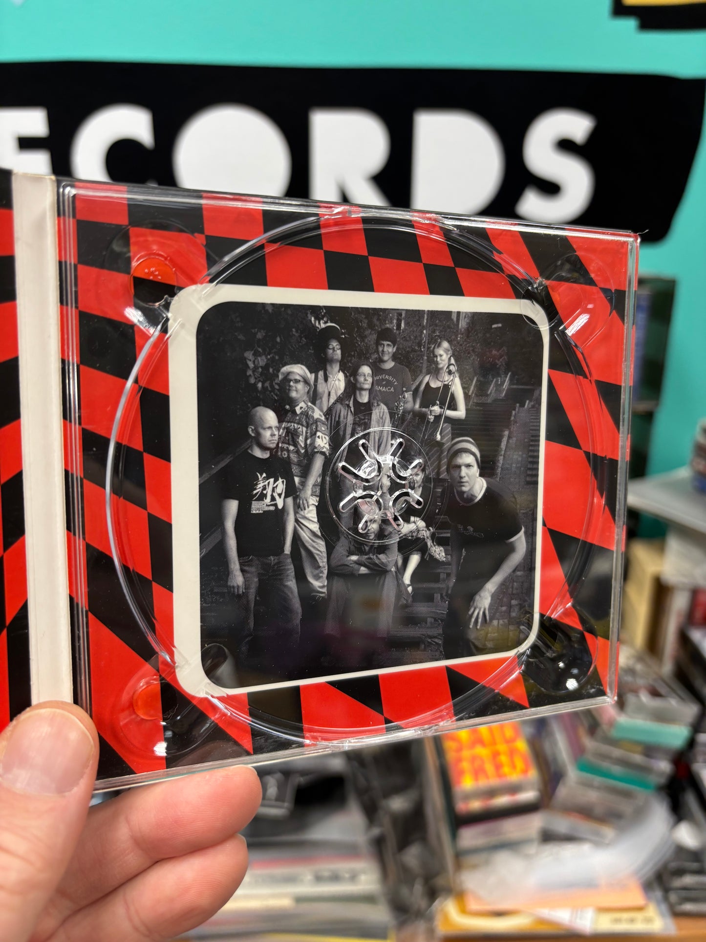 Voimaryhmä: Menopaluuna, CD, Only pressing, Vastavirta-Julkaisut, Finland 2007