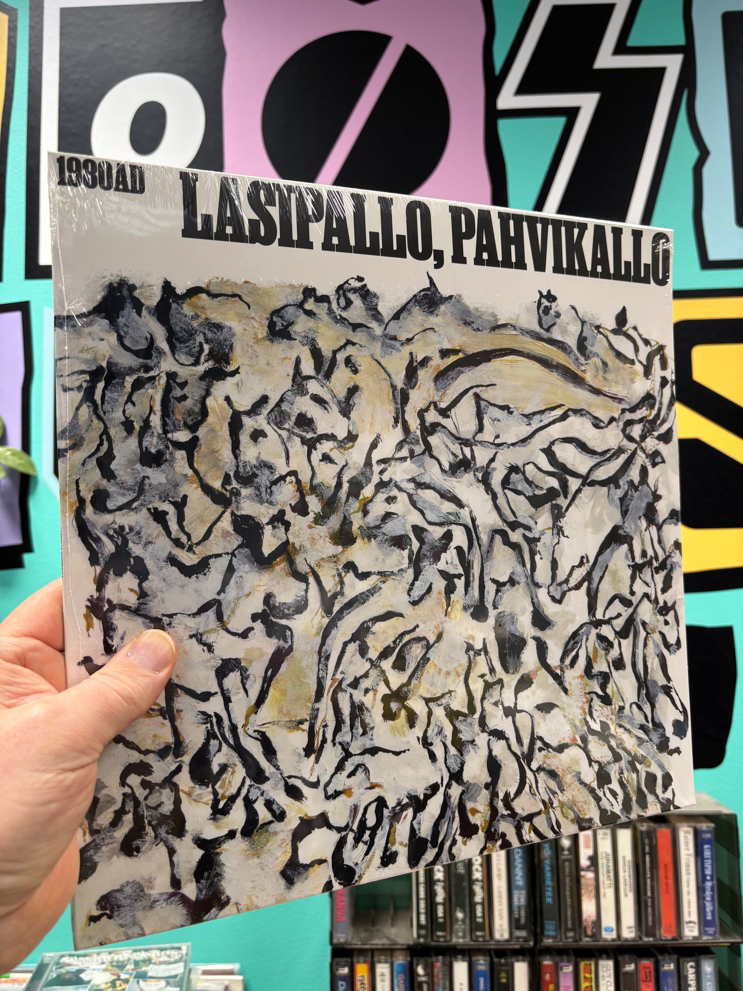1980 AD: Lasipallo, pahvikallo, LP, AKT, Finland 2025