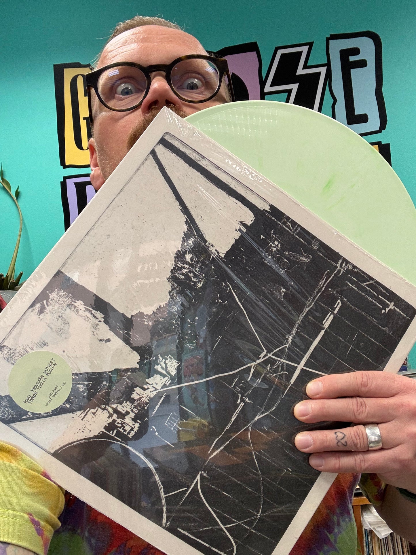 Puoli yhdeksän uutiset: Toivon tuolla puolen, LP, Vihreä, Omakustanne, Self-Released, Kallio, Helsinki, Finland 2025