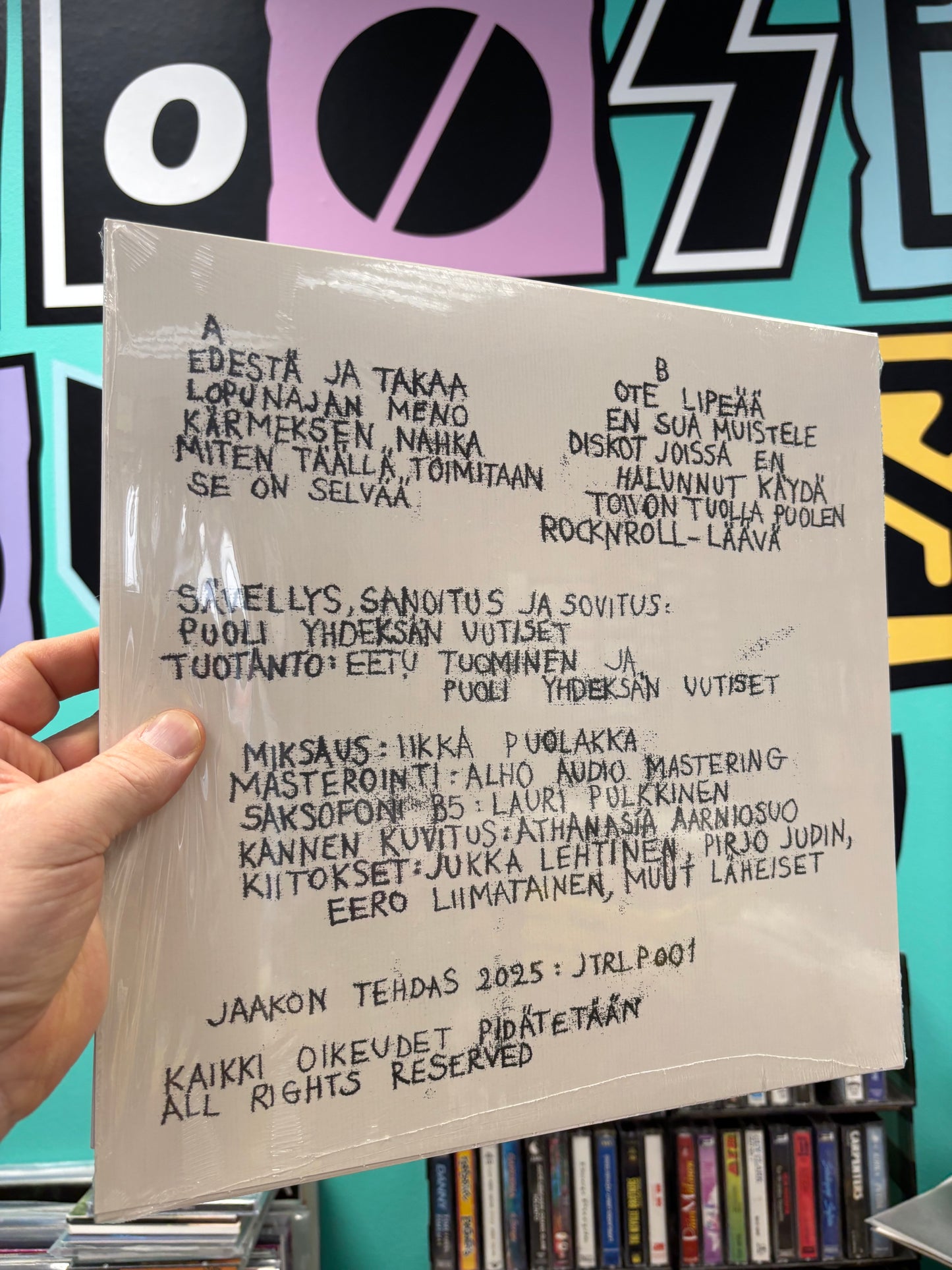 Puoli yhdeksän uutiset: Toivon tuolla puolen, LP, Vihreä, Omakustanne, Self-Released, Kallio, Helsinki, Finland 2025