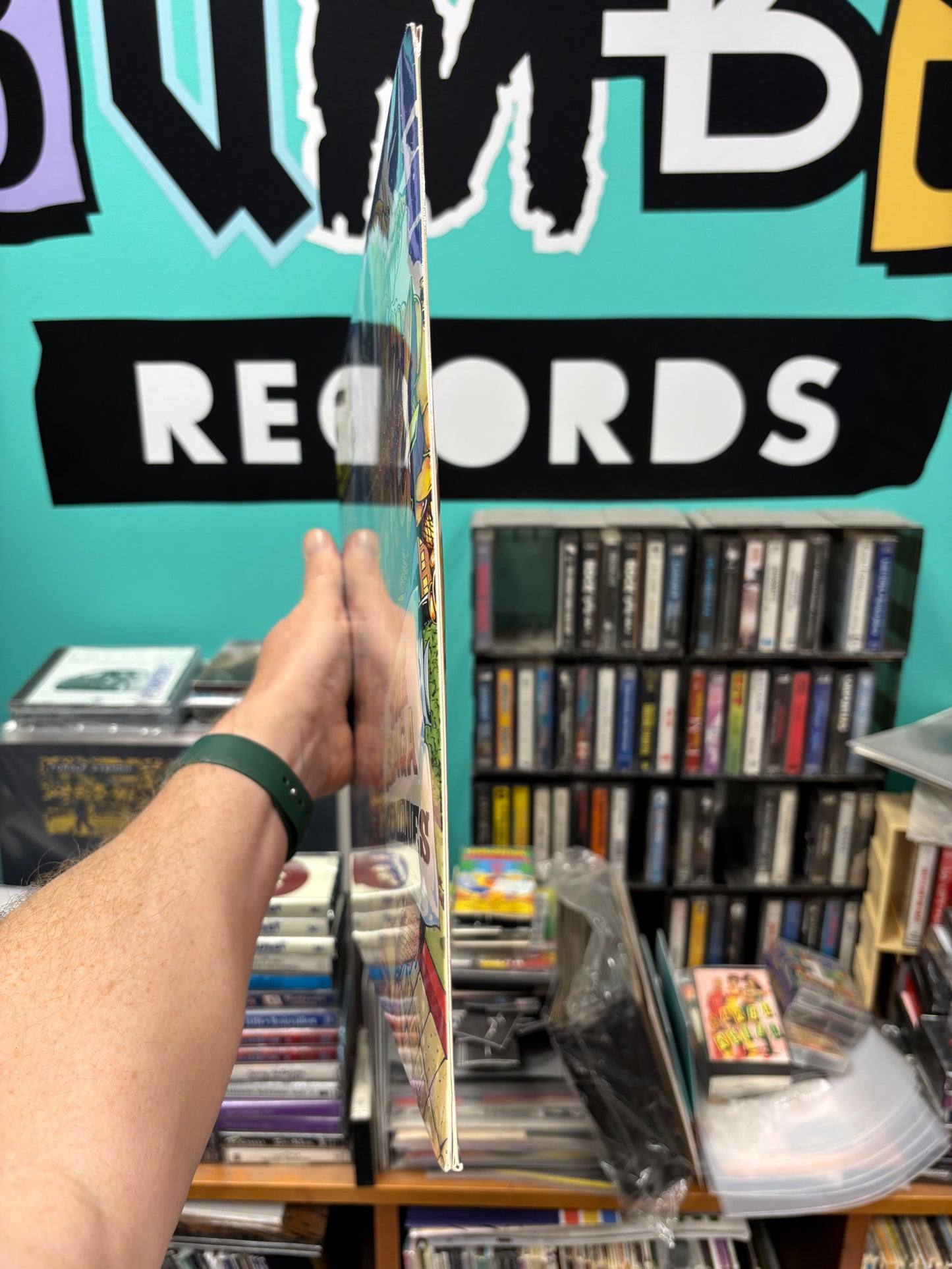 Wu-Tang: The Saga Continues, Box Set, CD, CD instrumentals, 2LP gatefold purple vinyl, cartoon, t-shirt, rolling paper, Limited Edition, 36 Chambers, eOne, SPV, UK & Europe 2017