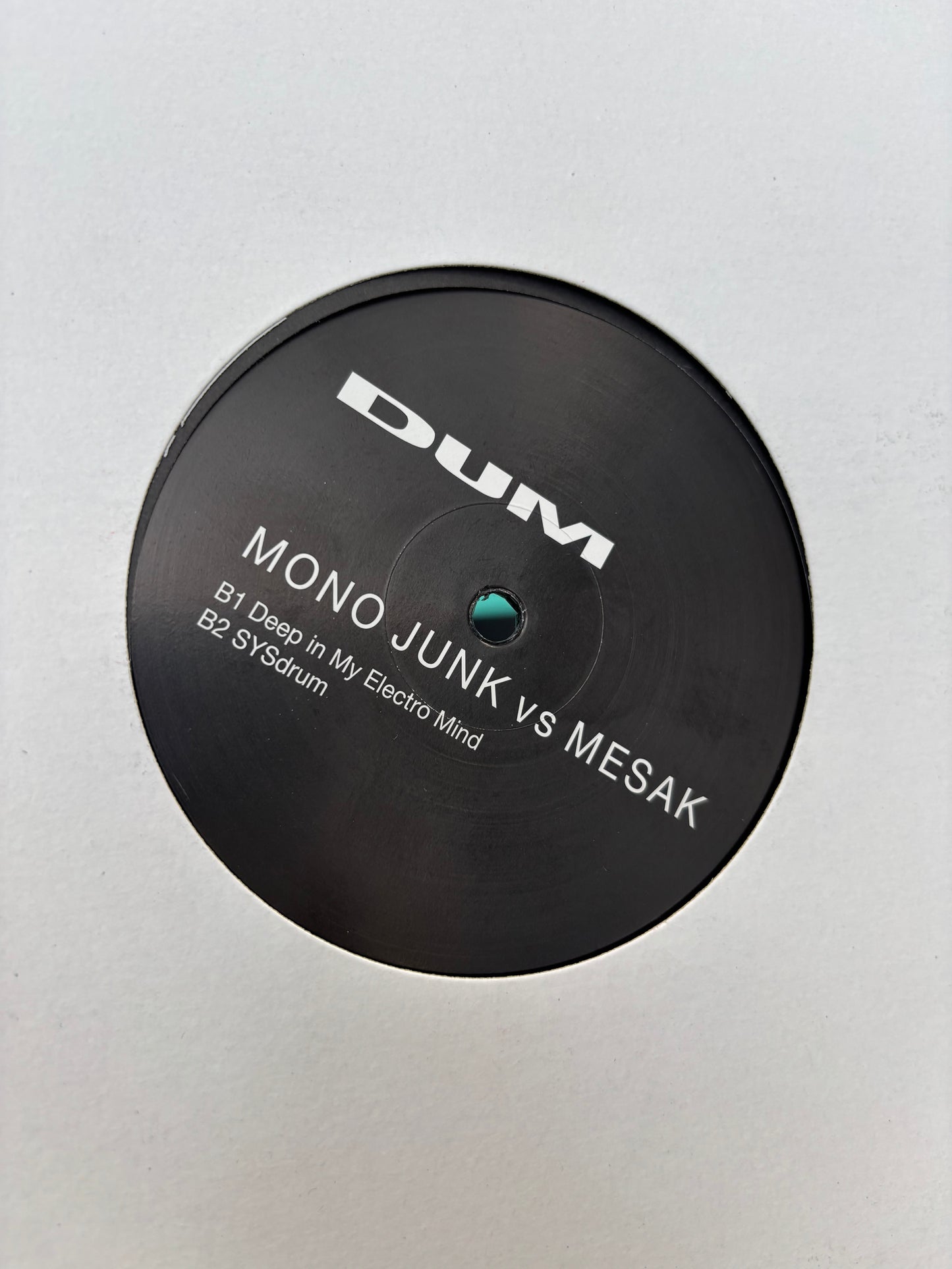 Mono Junk vs Mesak: Deep In My Mind, 12inch, 1st pressing, Only official pressing, Dum Records, Finland 2016