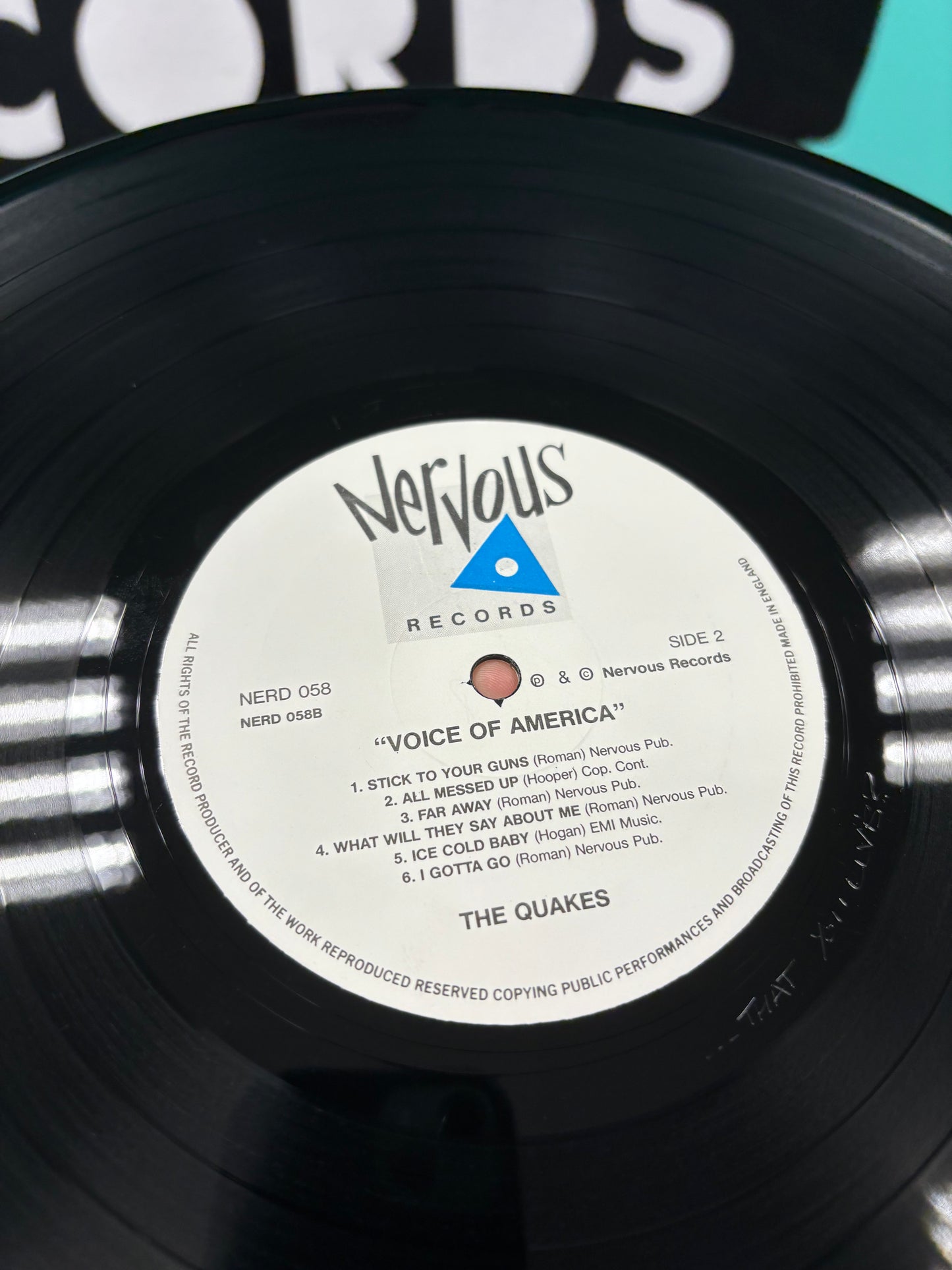 HULLU VARASTOALE -20%‼️‼️‼️The Quakes: Voice Of America, LP, 1st pressing, UK 1990