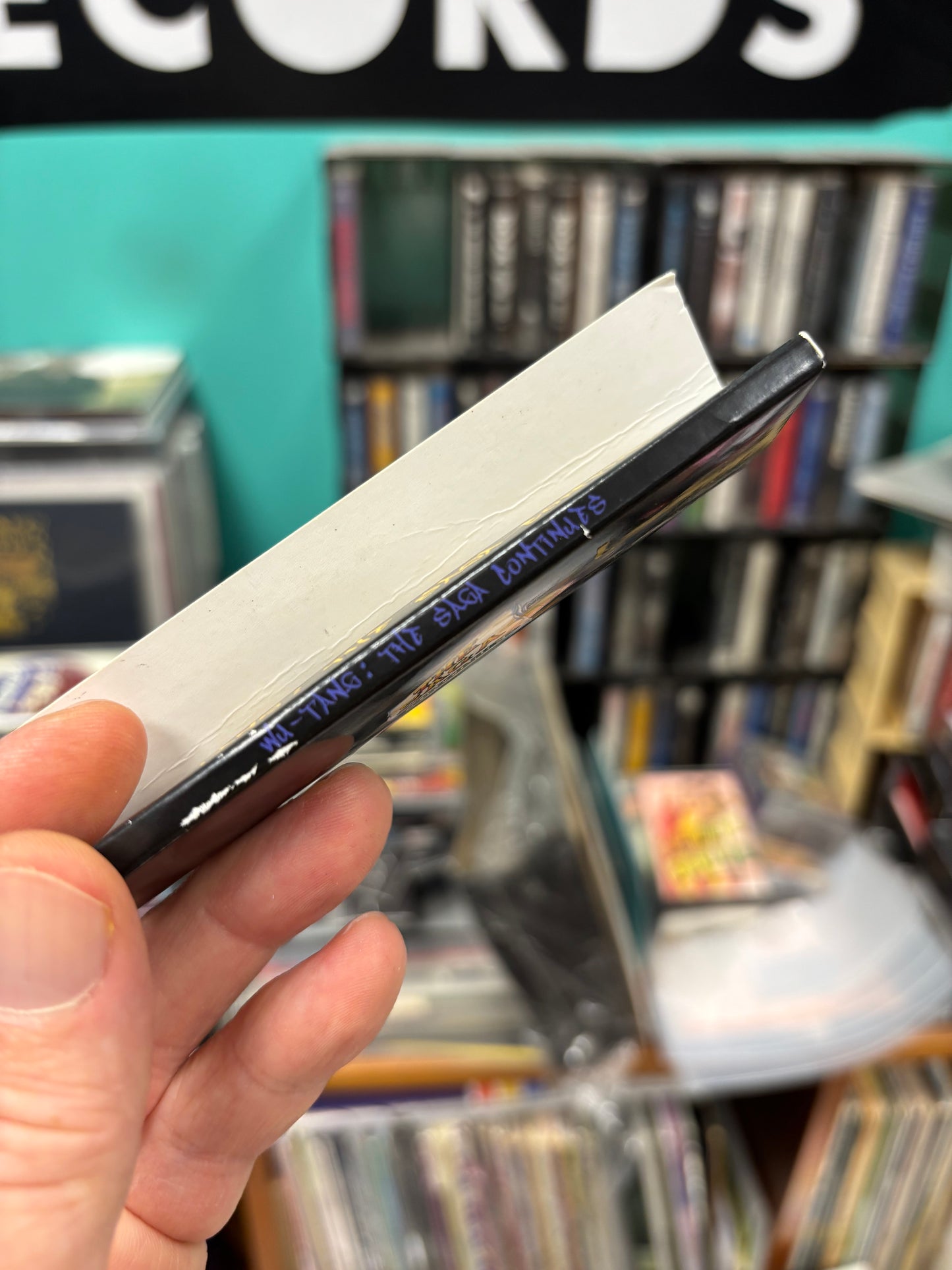 Wu-Tang: The Saga Continues, Box Set, CD, CD instrumentals, 2LP gatefold purple vinyl, cartoon, t-shirt, rolling paper, Limited Edition, 36 Chambers, eOne, SPV, UK & Europe 2017