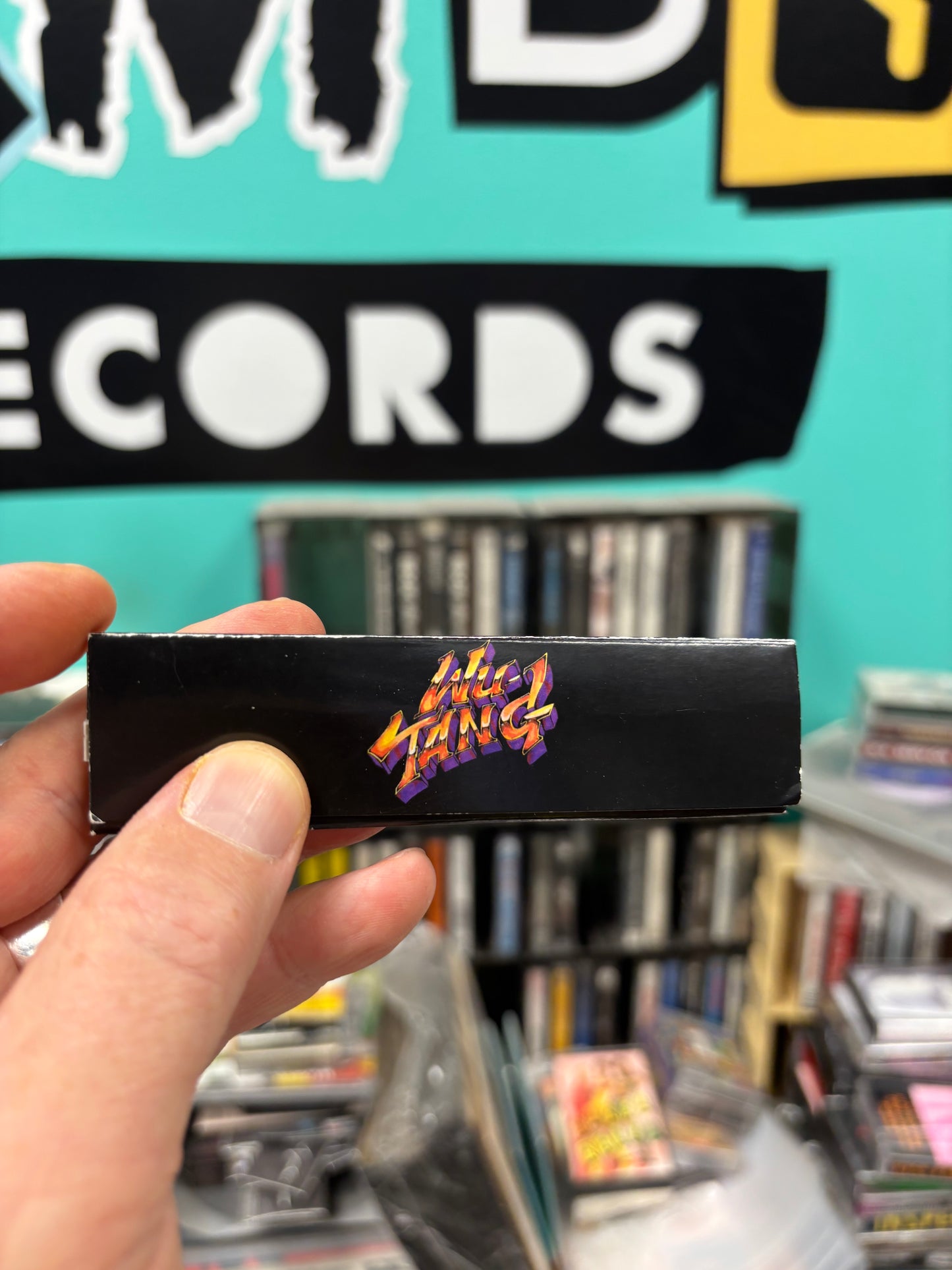 Wu-Tang: The Saga Continues, Box Set, CD, CD instrumentals, 2LP gatefold purple vinyl, cartoon, t-shirt, rolling paper, Limited Edition, 36 Chambers, eOne, SPV, UK & Europe 2017