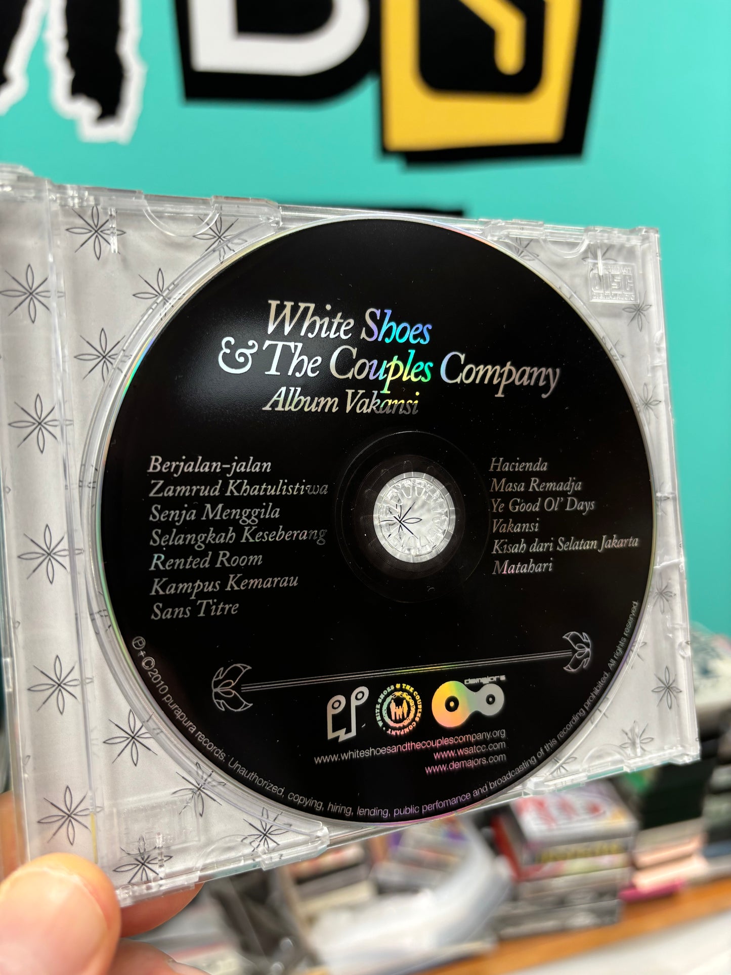 White Shoes & The Couples Company: Album Vakansi, CD, 1st pressing, Purapura, Demajors, Indonesia 2010