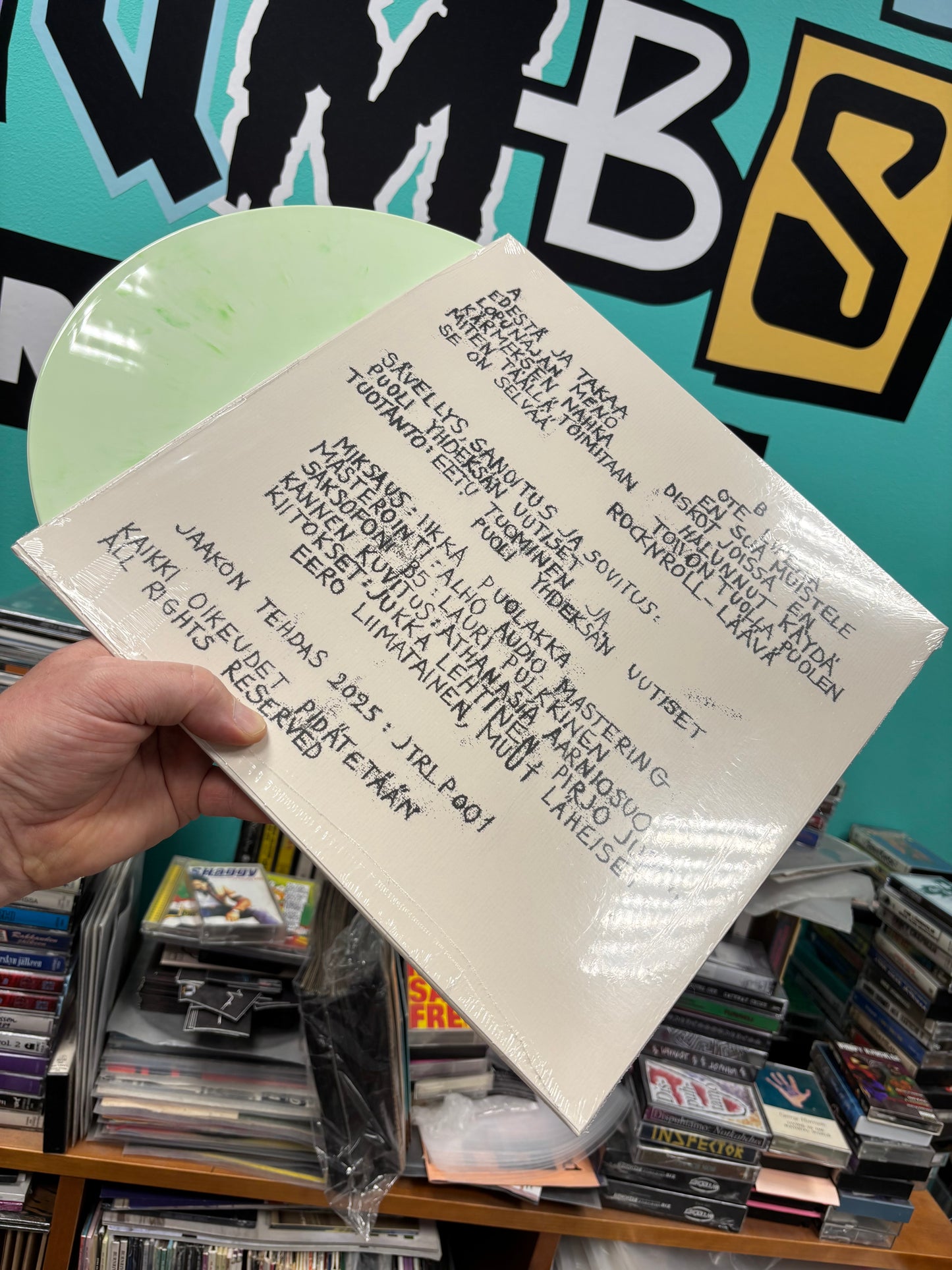 Puoli yhdeksän uutiset: Toivon tuolla puolen, LP, Vihreä, Omakustanne, Self-Released, Kallio, Helsinki, Finland 2025