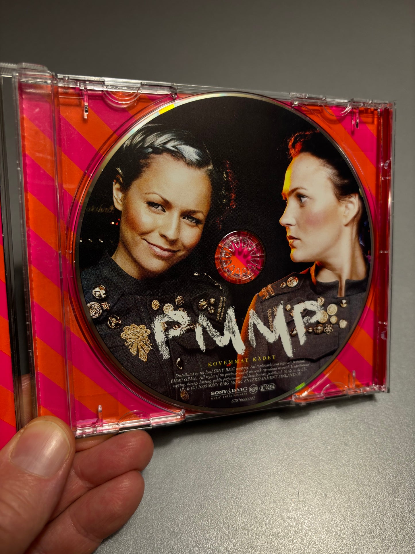 PMMP: Kovemmat Kädet, CD, 1st pressing, autographed, RCA, Finland 2005