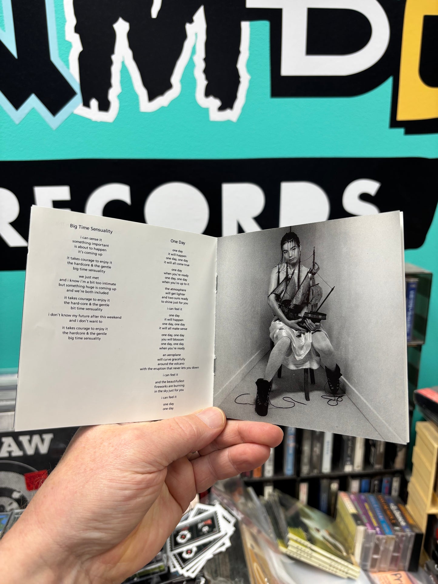 Björk: Debut, CD, reissue, Universal M & L UK pressing, Mother Records, Europe year?
