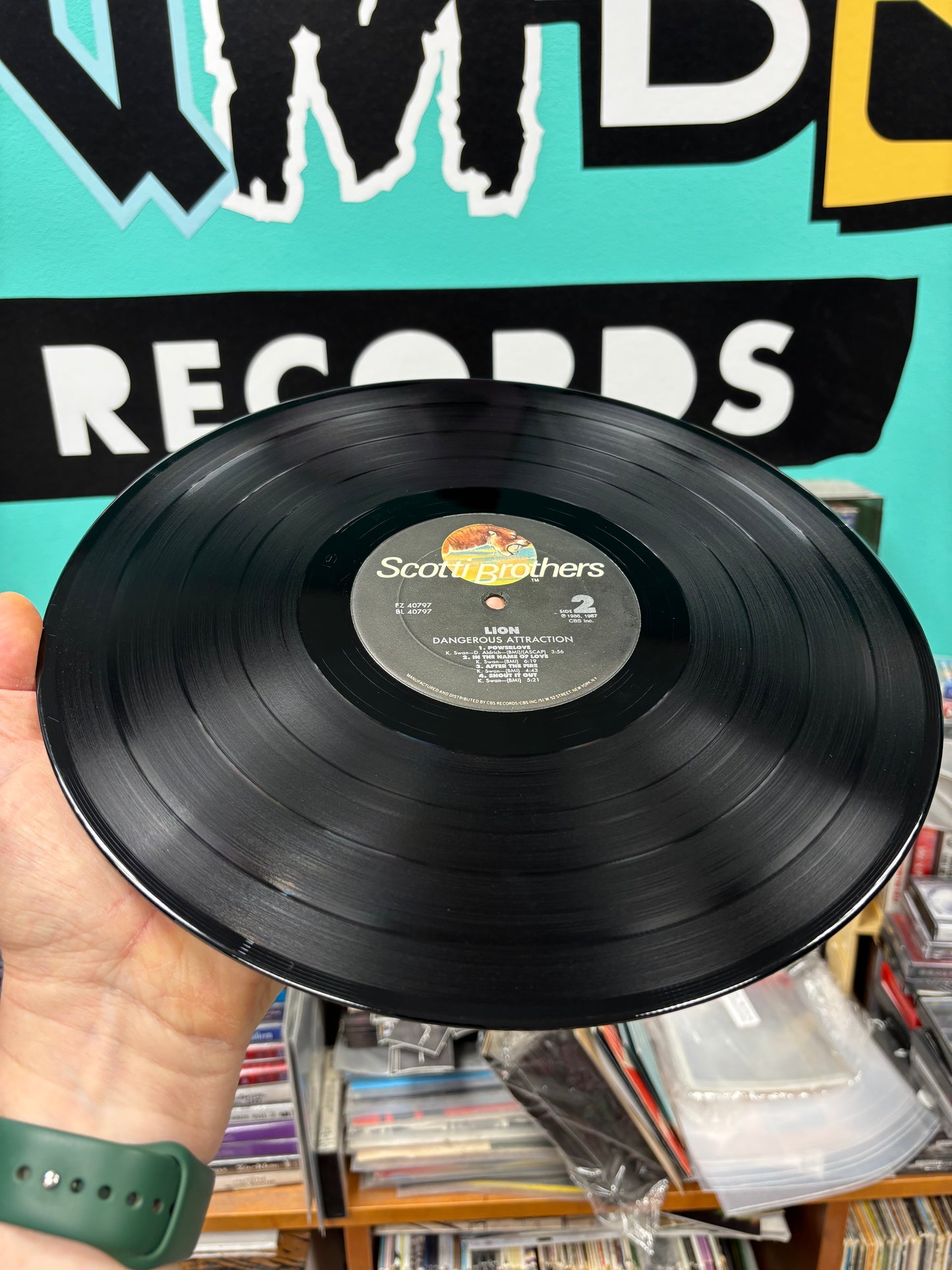 Lion: Dangerous Attraction, LP, 1st pressing, Scotti Bros. Records, US 1987