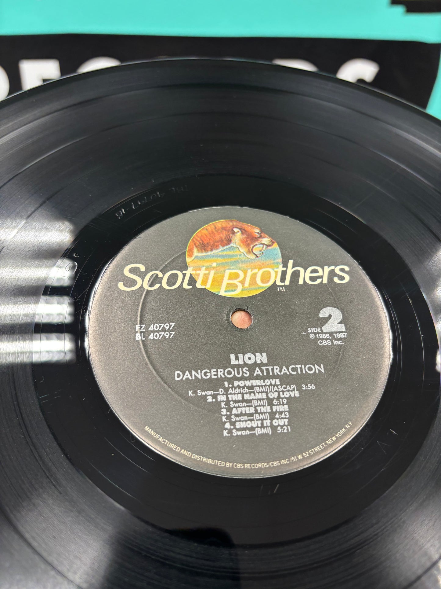 Lion: Dangerous Attraction, LP, 1st pressing, Scotti Bros. Records, US 1987