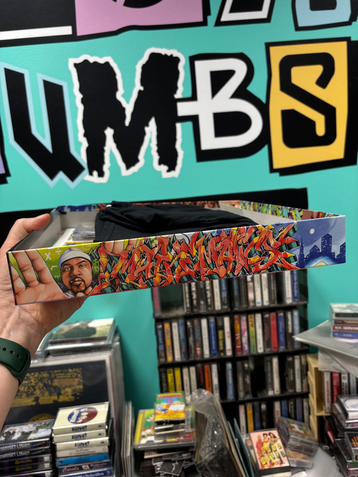 Wu-Tang: The Saga Continues, Box Set, CD, CD instrumentals, 2LP gatefold purple vinyl, cartoon, t-shirt, rolling paper, Limited Edition, 36 Chambers, eOne, SPV, UK & Europe 2017