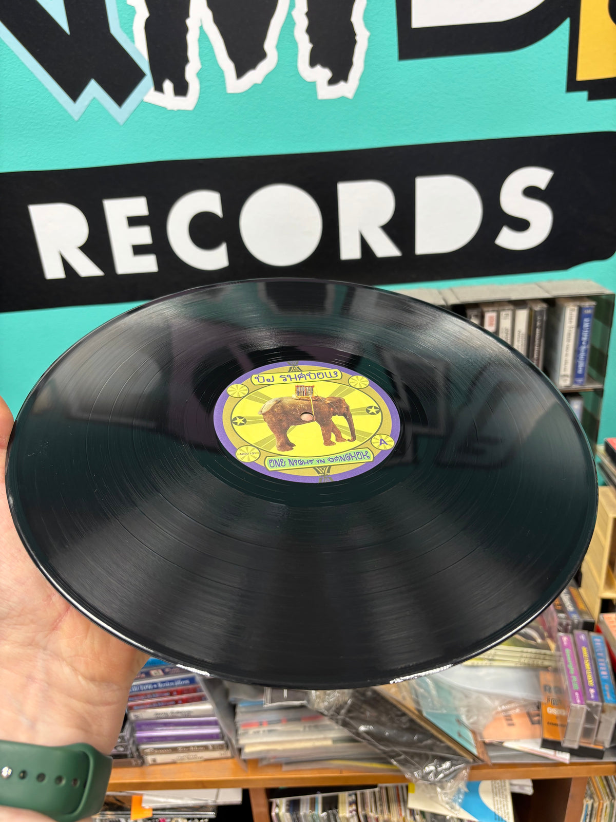 DJ Shadow: One Night In Bangkok, LP, Only vinyl pressing, Mixed, Unofficial Release, No Shoes Music Group, 2005 Country?