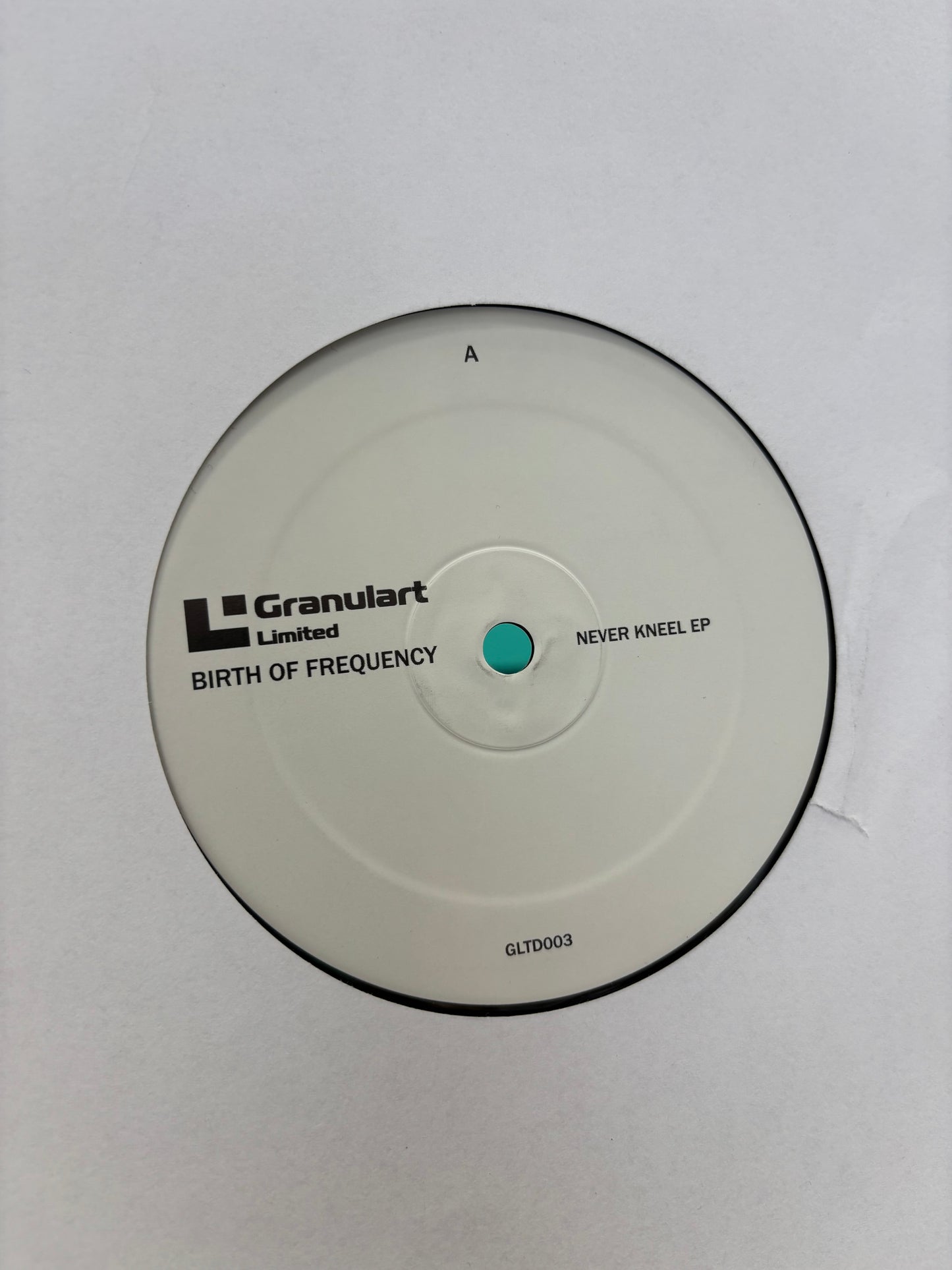 Birth Of Frequency: Never Kneel EP, 12inch, Only pressing, Brown Marbled Transparent Vinyl, Granulart Recordings, Spain 2015