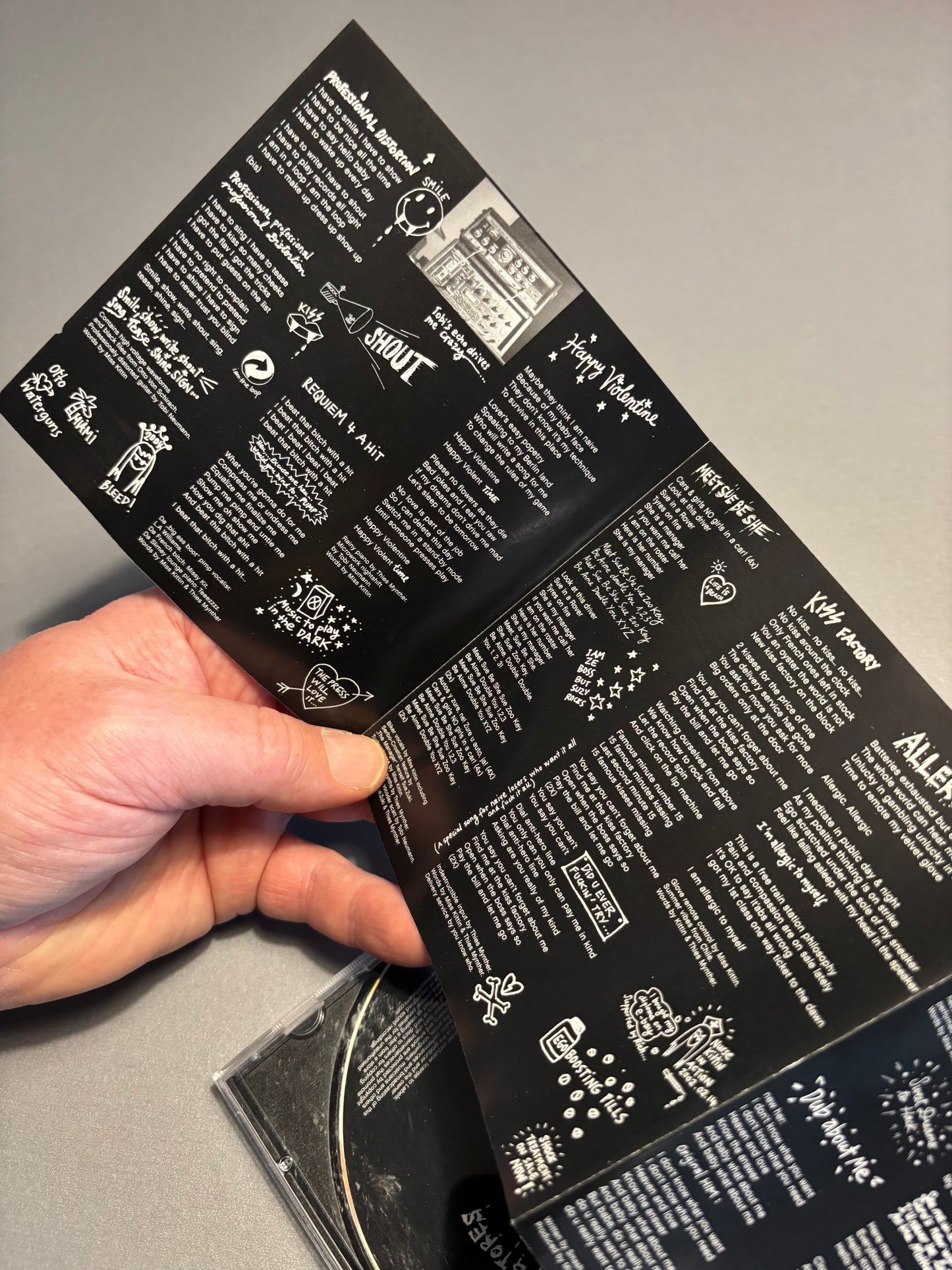 Miss Kittin: I Com, CD, NovaMute, EMI, Europe 2004