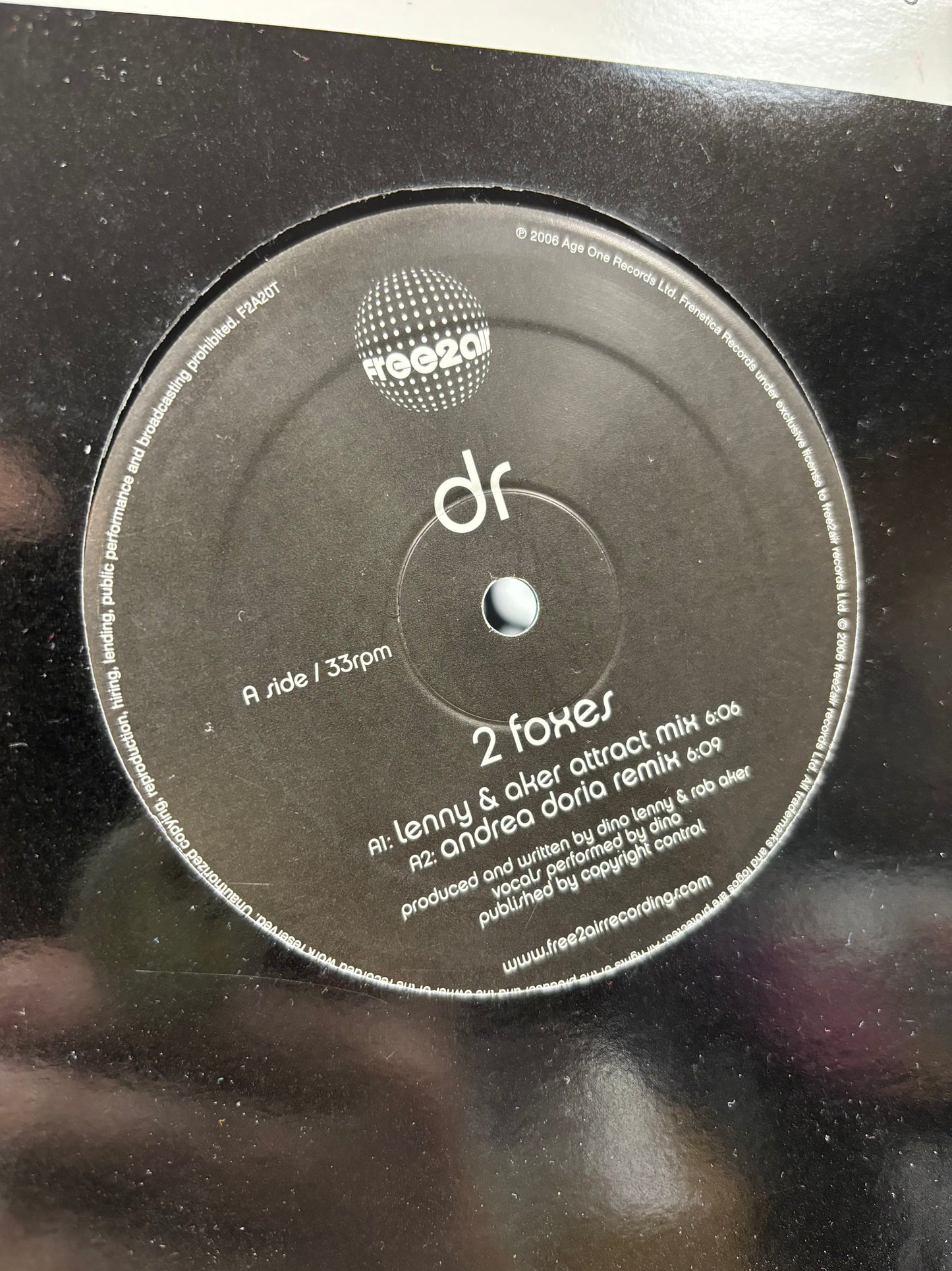 dr: 2 foxes, 12inch, free2air Recordings, UK & Ireland 2006