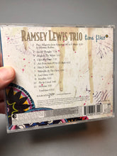 Lataa kuva Galleria-katseluun, Ramsey Lewis Trio: Time Flies, US 2004

