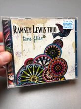 Lataa kuva Galleria-katseluun, Ramsey Lewis Trio: Time Flies, US 2004
